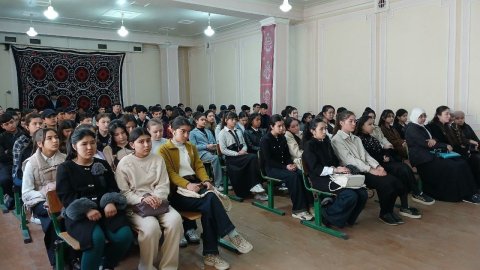“Uch avlod uchrashuvi” davra suhbati o‘tkazildi