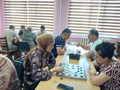 Samarqand tuman texnikumida pedagog-xodimlar o‘rtasida shaxmat va shashka musobaqasi o‘tkazildi вЂ” foto 9