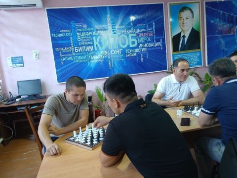 Samarqand tuman texnikumida pedagog-xodimlar o‘rtasida shaxmat va shashka musobaqasi o‘tkazildi вЂ” foto 7